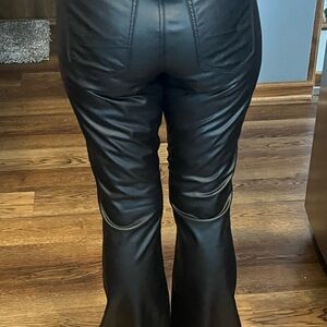 American Eagle Like Leather jeans